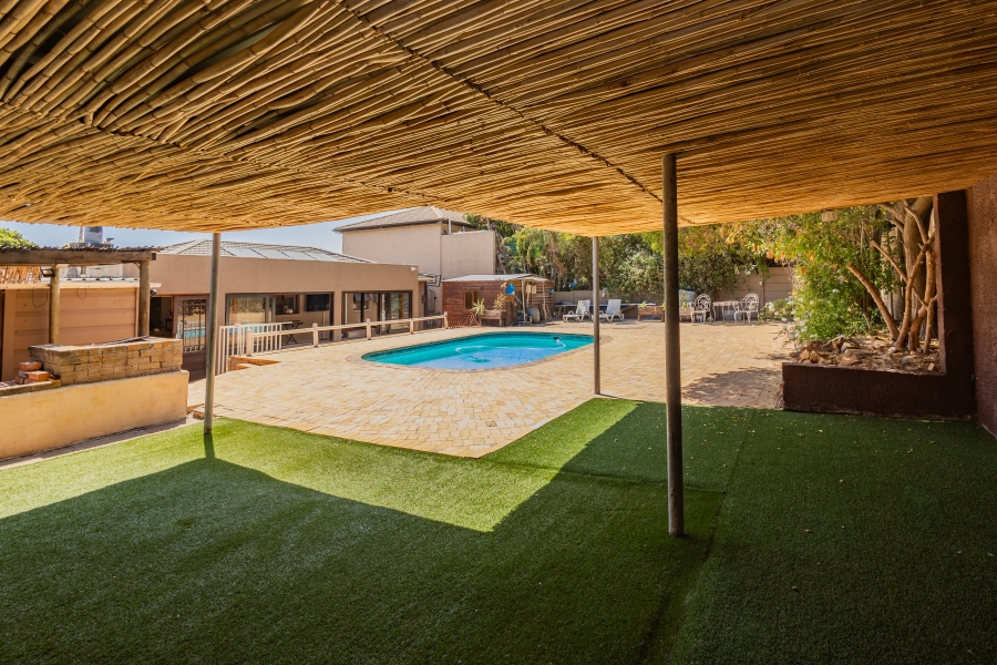 4 Bedroom Property for Sale in Table View Western Cape